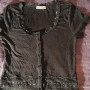black medium length crop